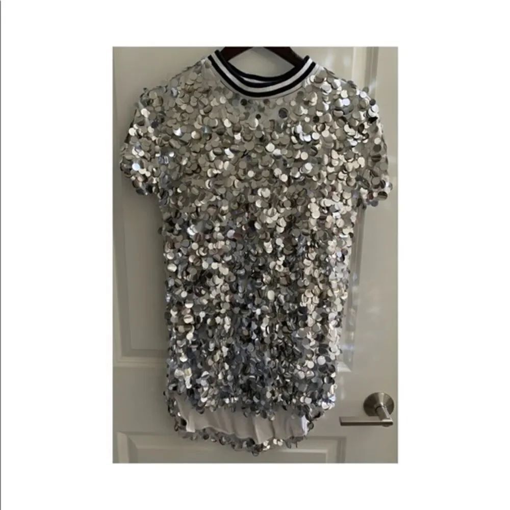 Dress Gallery Sequin Top/Tee-shirt